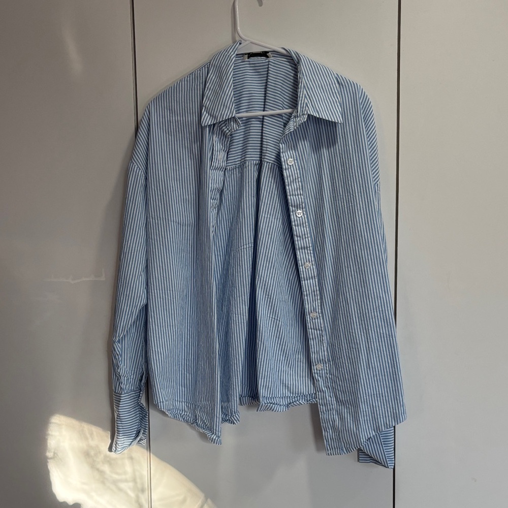 Francesca's Collections Light Blue‎ Striped Shirt